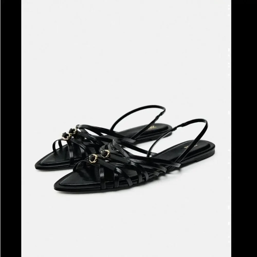 Flat sandals with thin crossed straps - Size 75 or 38 - Picture 2 of 8